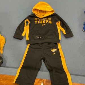 Nike hoodie/pants set